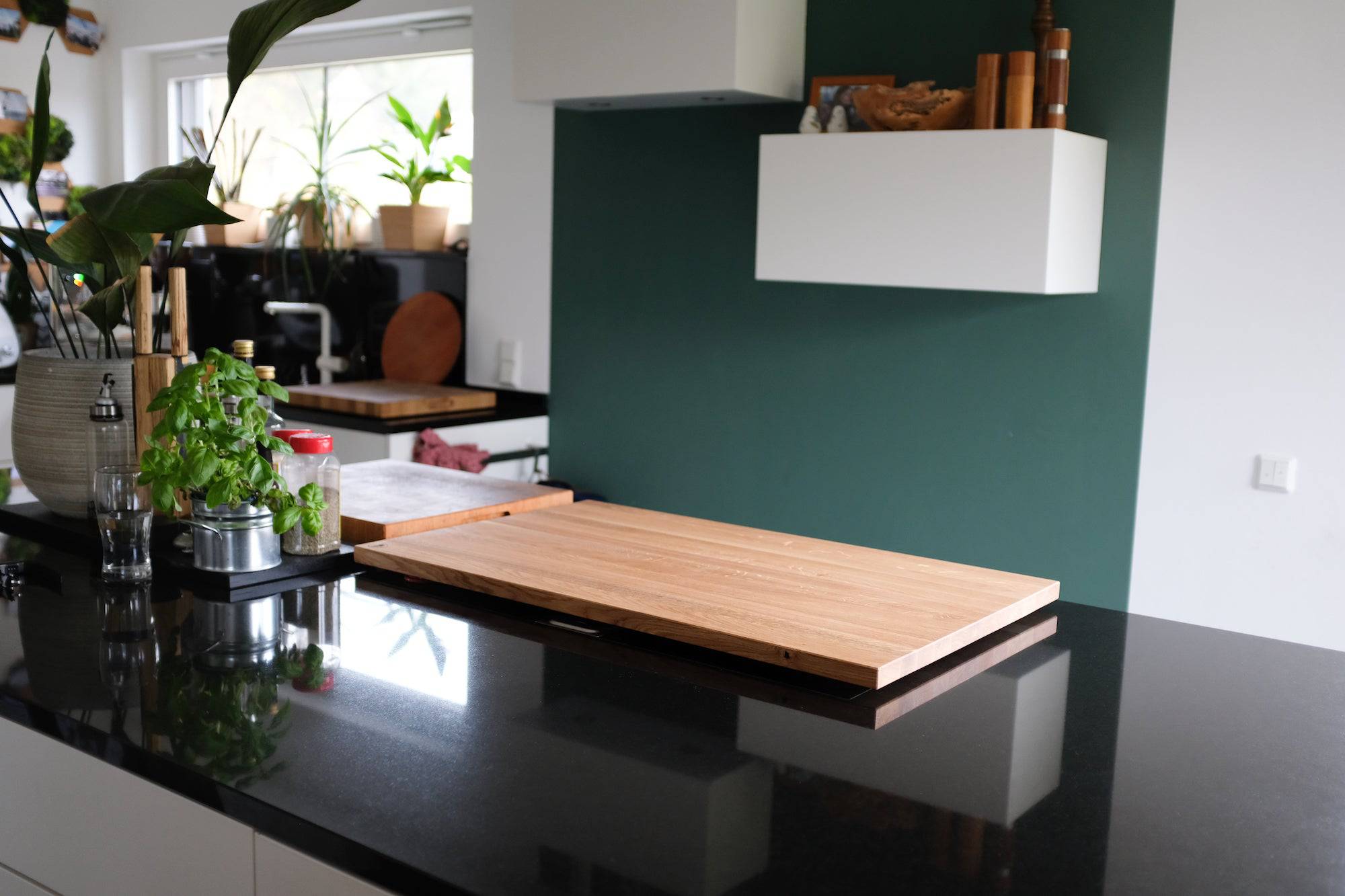 Halbe Ceranfeldabdeckung / Herdabdeckung aus Eiche - Spessartbrett