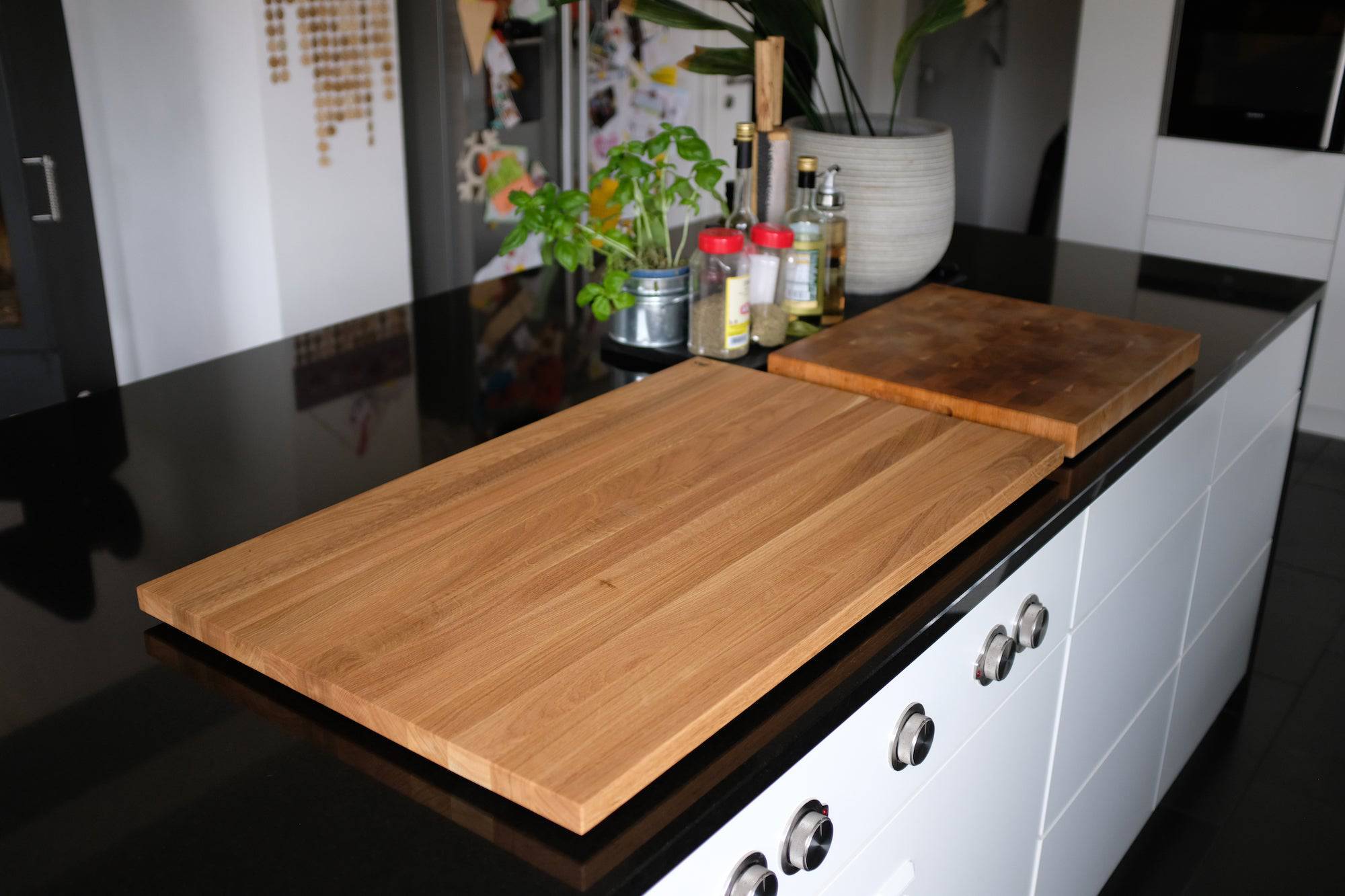 Halbe Ceranfeldabdeckung / Herdabdeckung aus Eiche - Spessartbrett