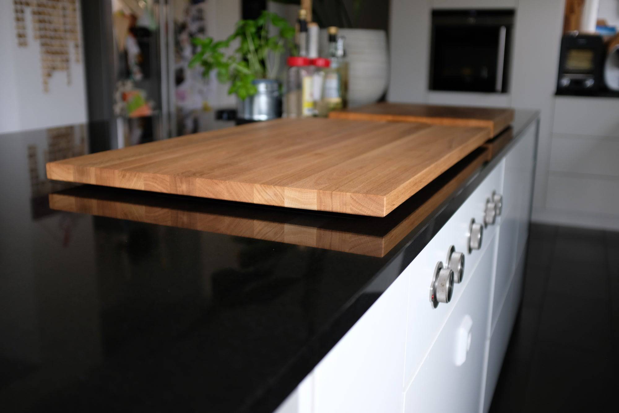 Halbe Ceranfeldabdeckung / Herdabdeckung aus Eiche - Spessartbrett