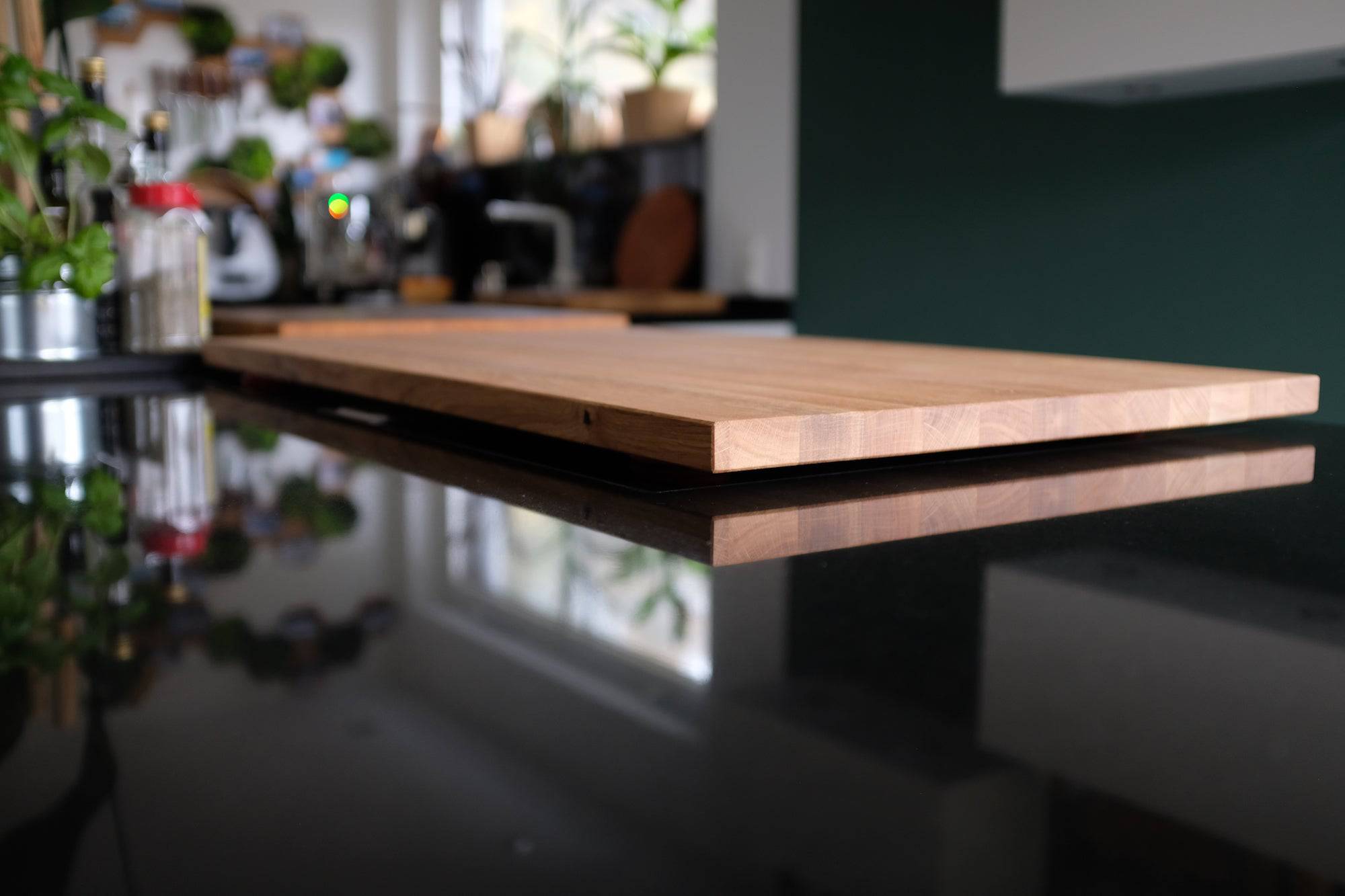 Halbe Ceranfeldabdeckung / Herdabdeckung aus Eiche - Spessartbrett