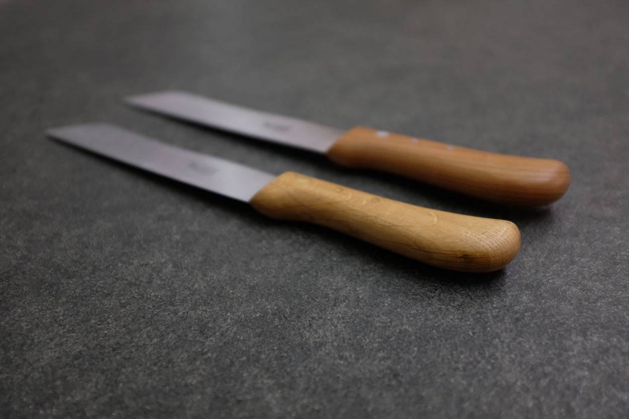 Detailansicht eines Eiche- und Kirsche-Griffes