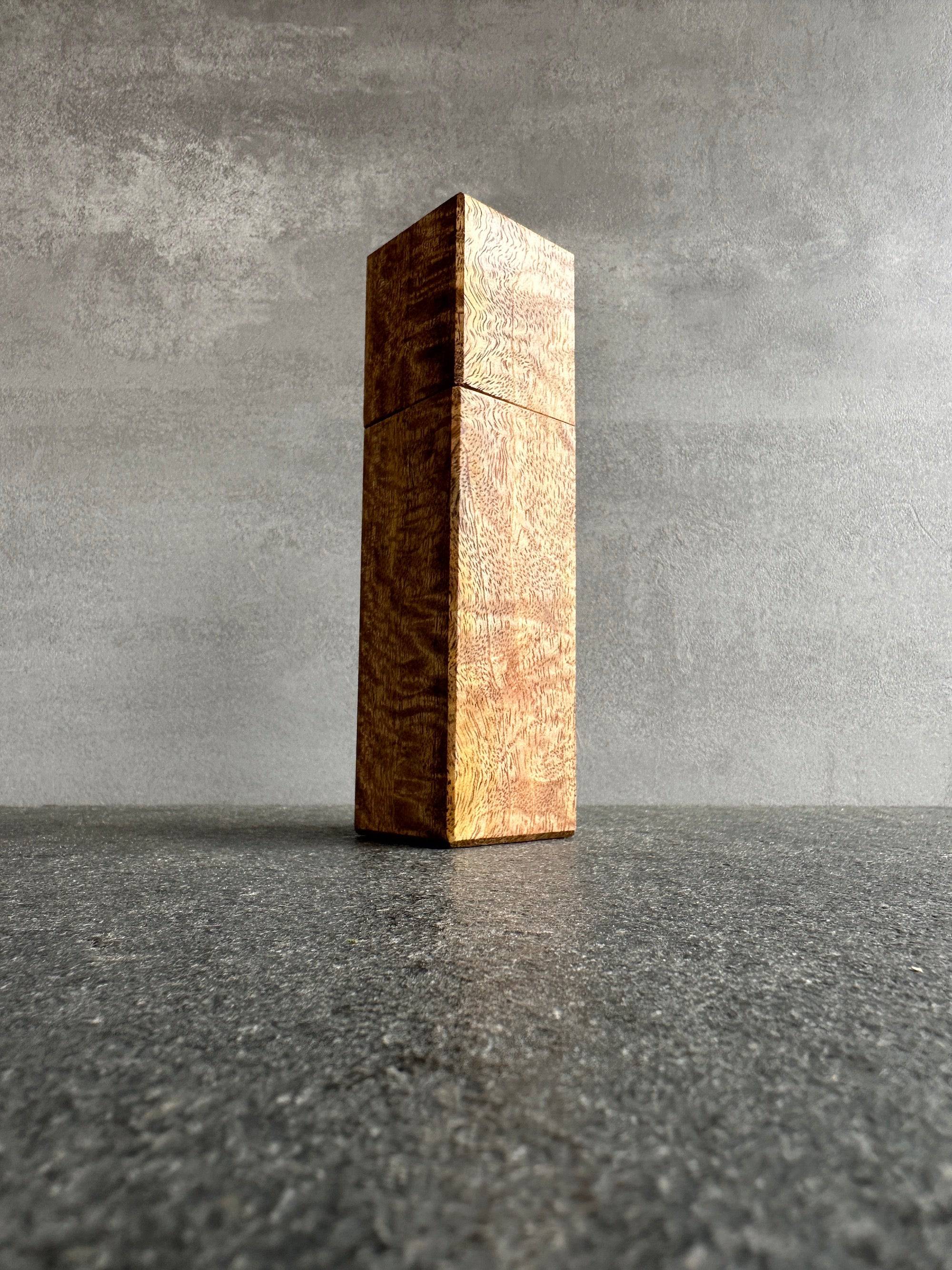 Seitenansicht Curly Mango Pfeffermühle