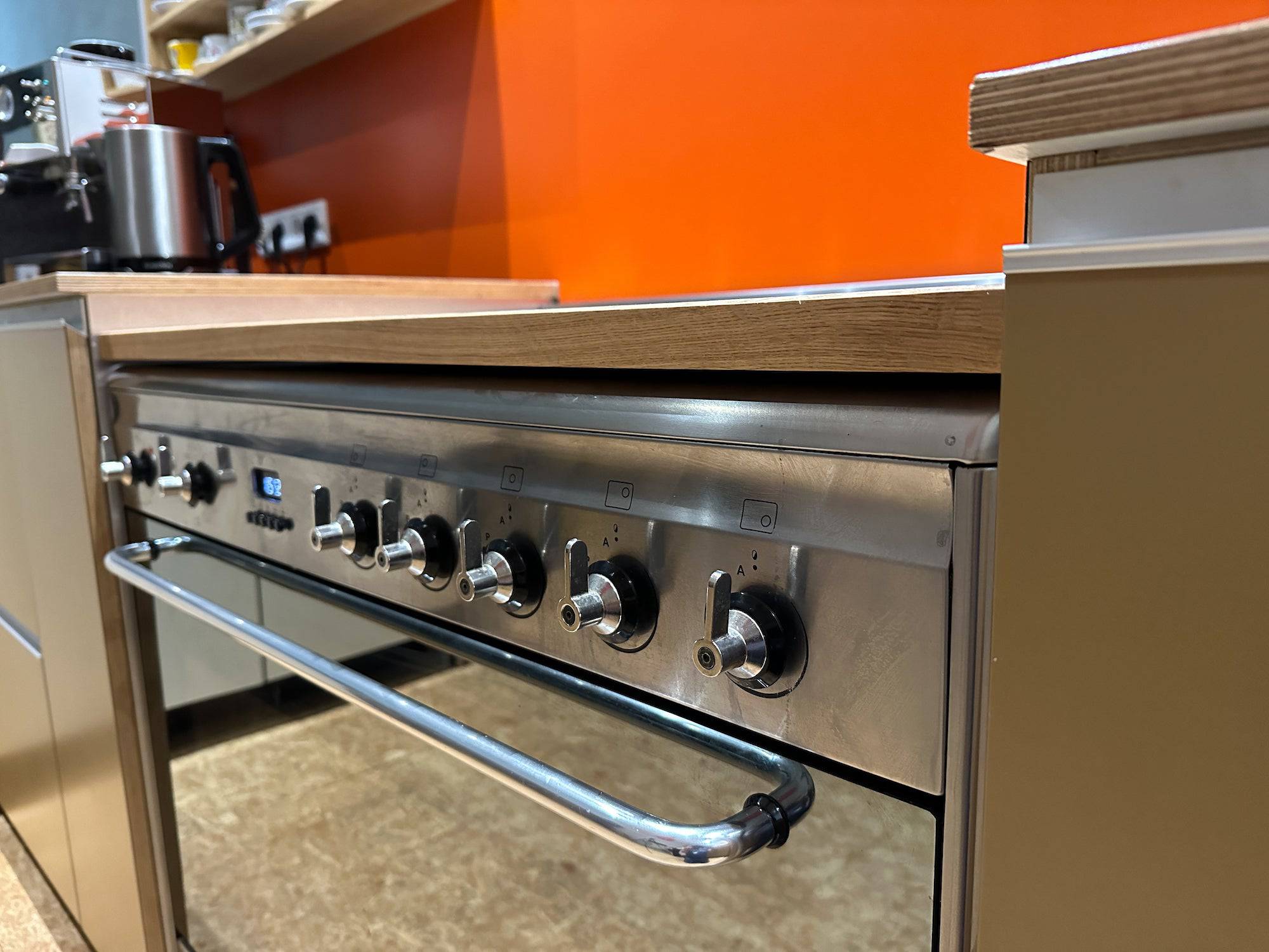 Halbe Ceranfeldabdeckung / Herdabdeckung aus Eiche - Spessartbrett