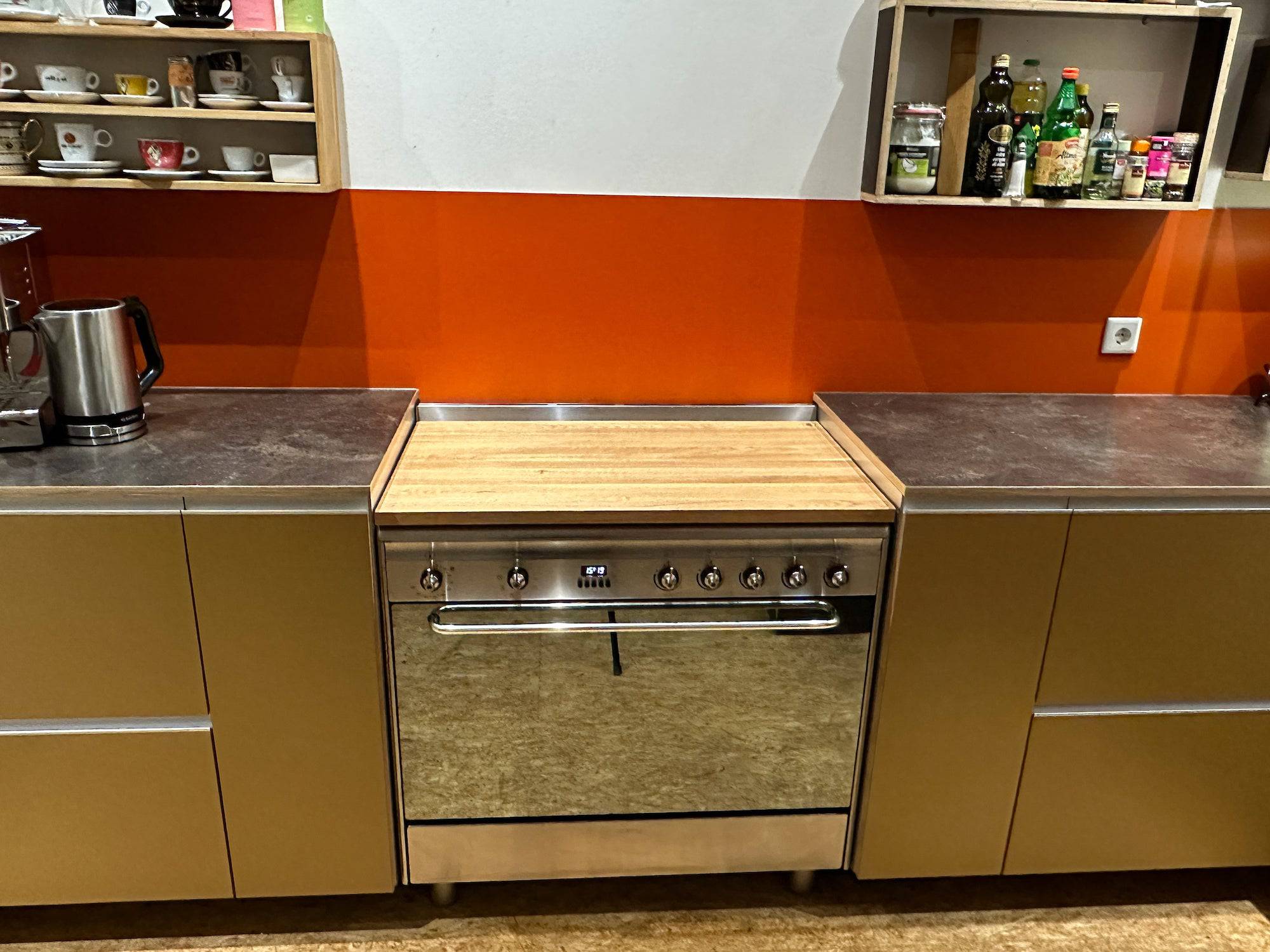 Halbe Ceranfeldabdeckung / Herdabdeckung aus Eiche - Spessartbrett