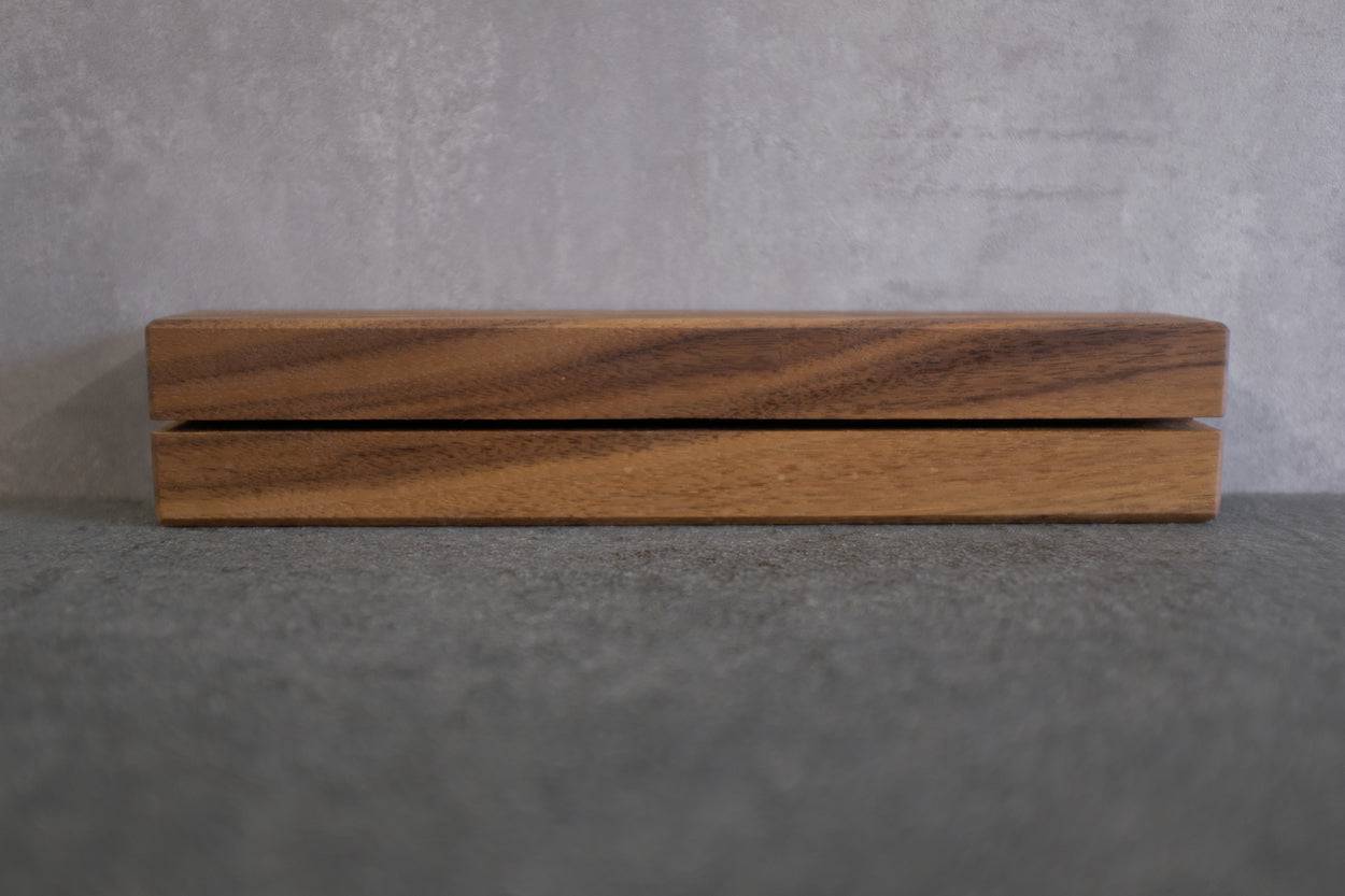 Einfacher Messerhalter von oben.