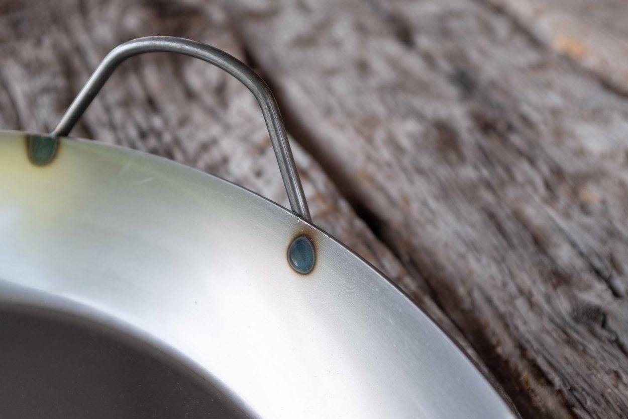 Detailansicht Griff Eisenpfanne 45 cm Durchmesser