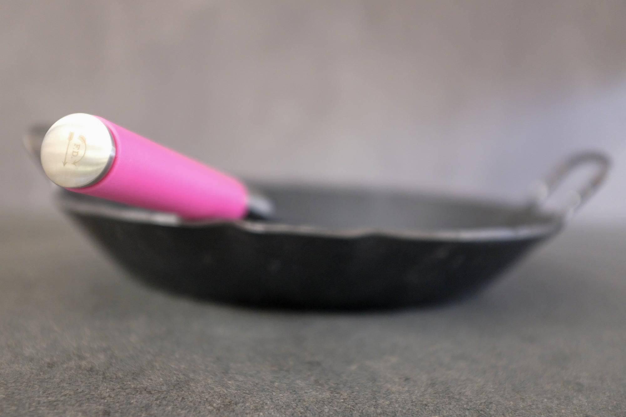 Bratpfanne mit Messergriff in pink