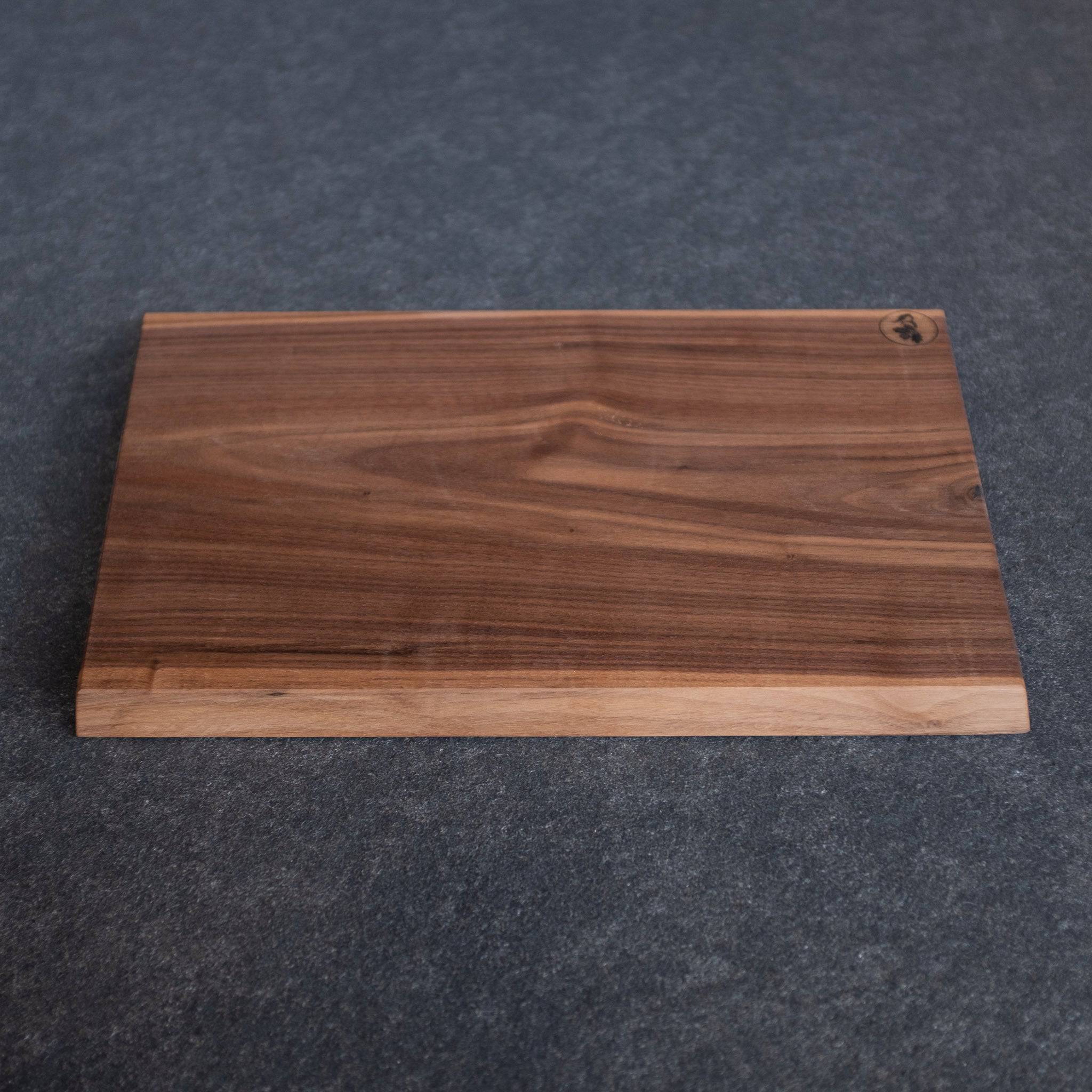 Nussbaum Schneidebrett Wachengrund. - Spessartbrett