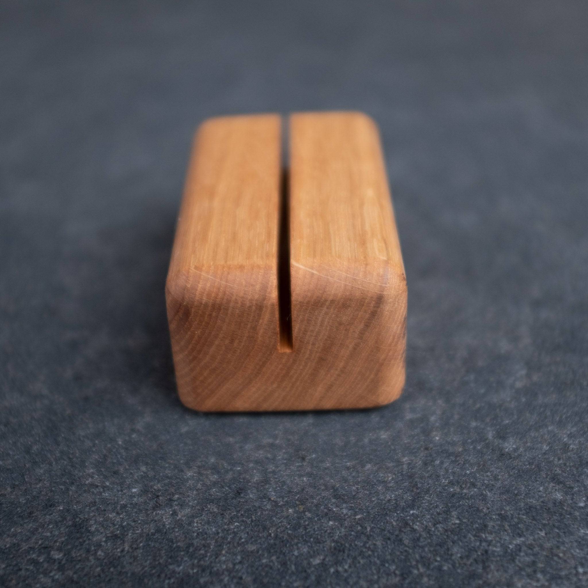 Tischkartenhalter Eiche, quer, runde Kante, Wombach 10 x 6 x 4,5 cm - Spessartbrett