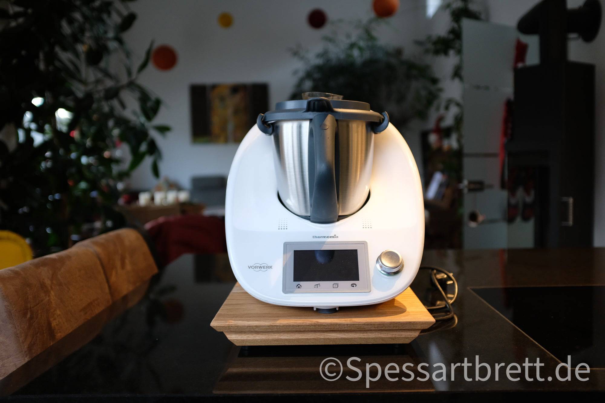 Vorwerk Thermomix TM5 auf einem Eiche Gleitbrett mit Schweizer Kanten.