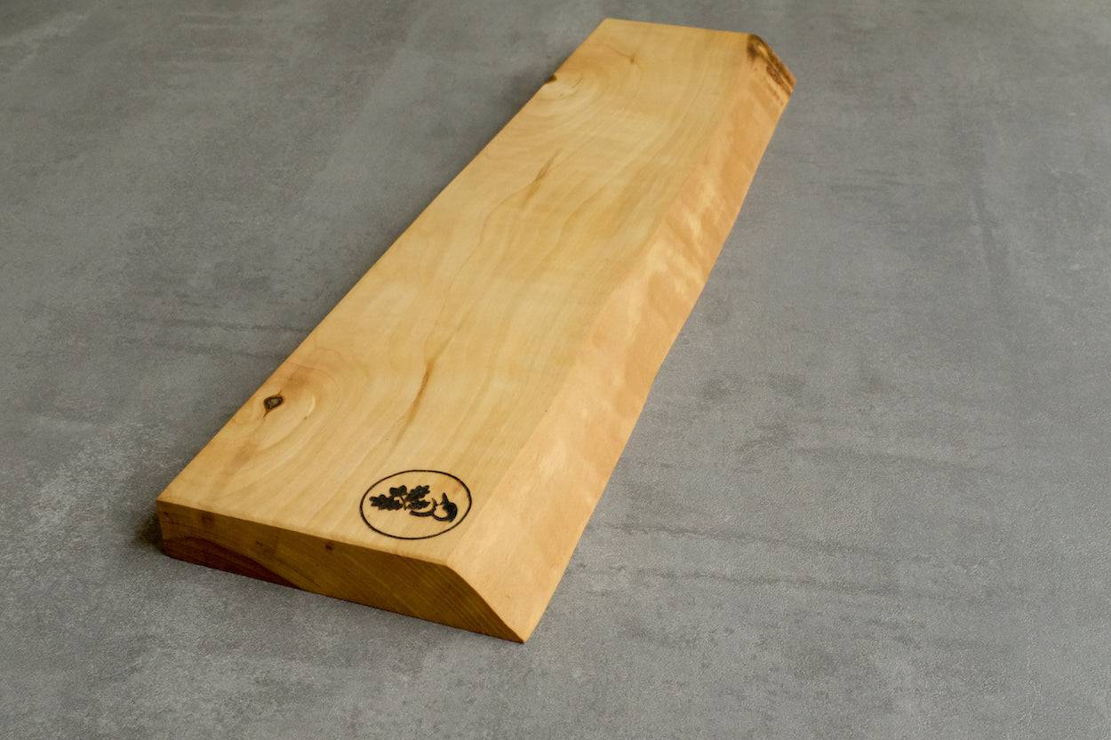 Liegender Messerhalter aus Vogelbeere