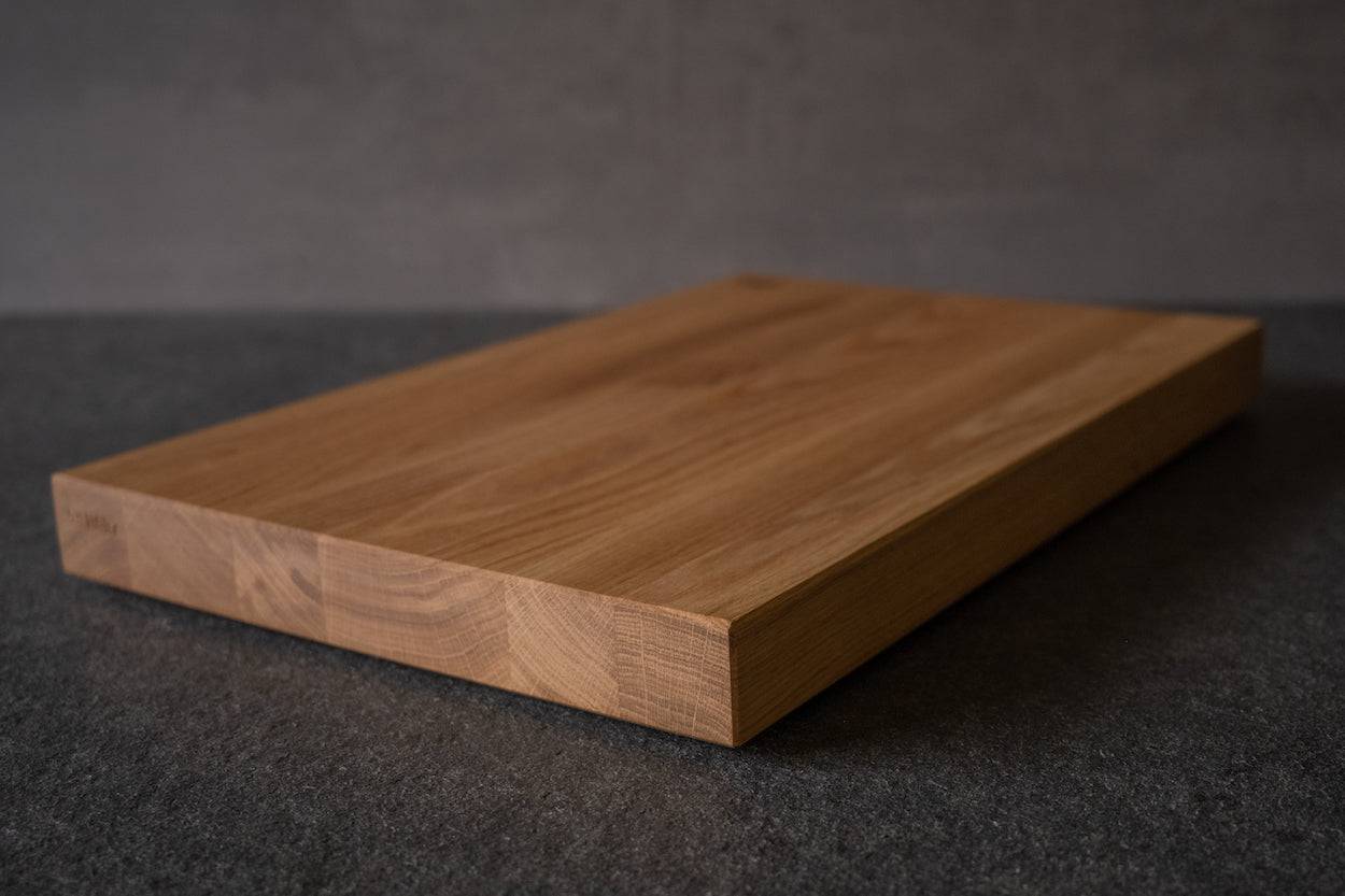 Schneideblock aus Eiche rechteckig. 40 oder 49 cm breit.