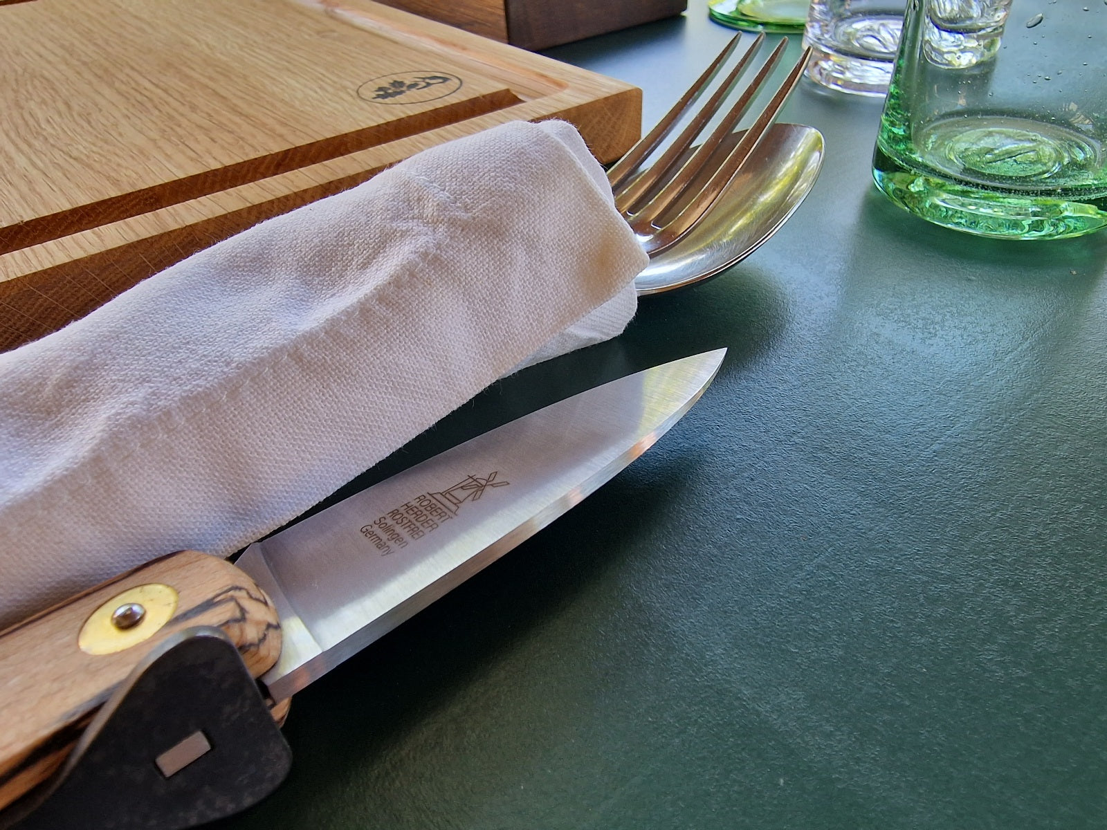 Detailansicht der Klinge des Steakmessers Lierenaar mit Eisbuche-Griff von Windmühlenmesser.