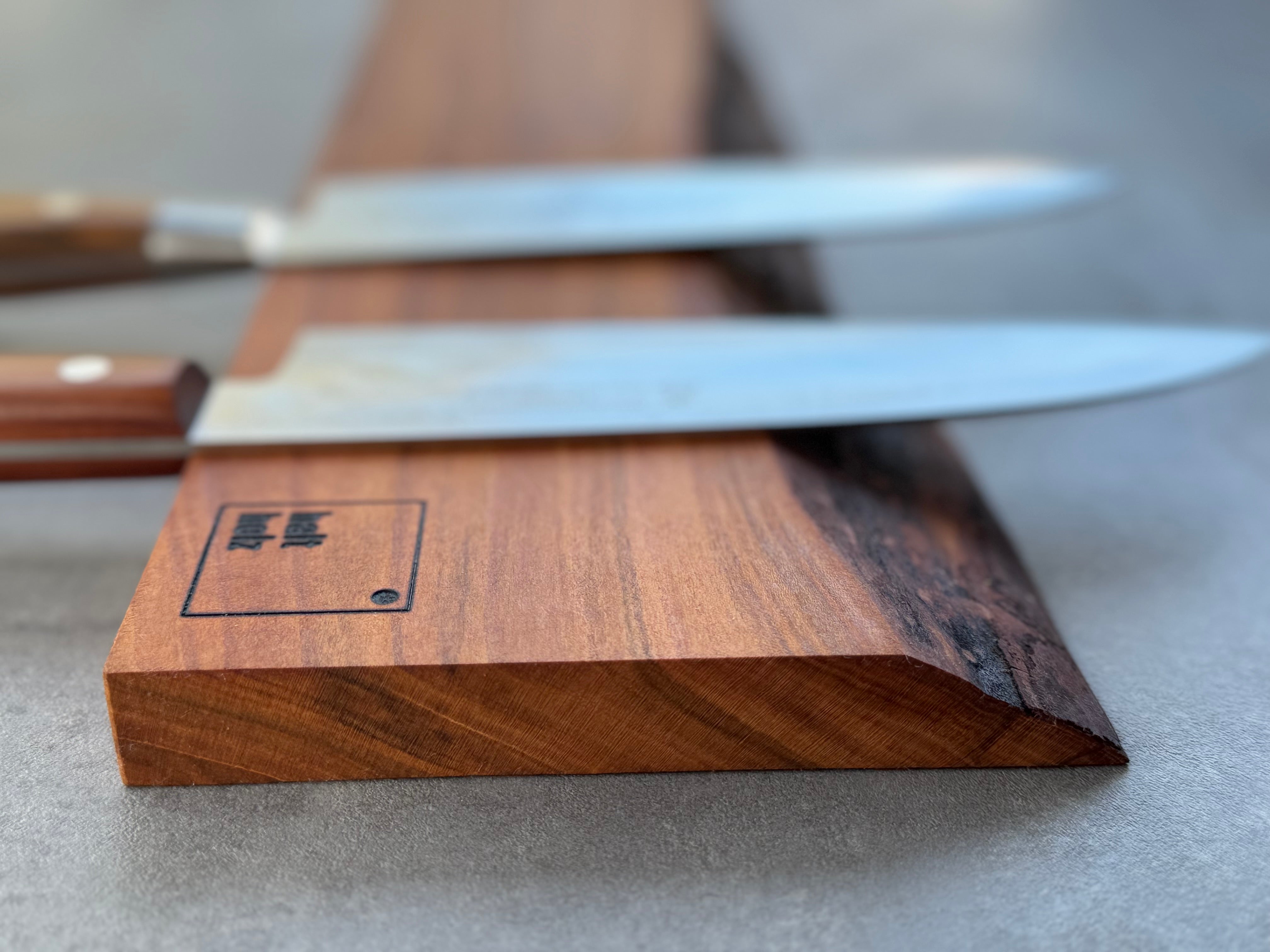 Detailansicht der Baumkante bei einer Messerleiste.