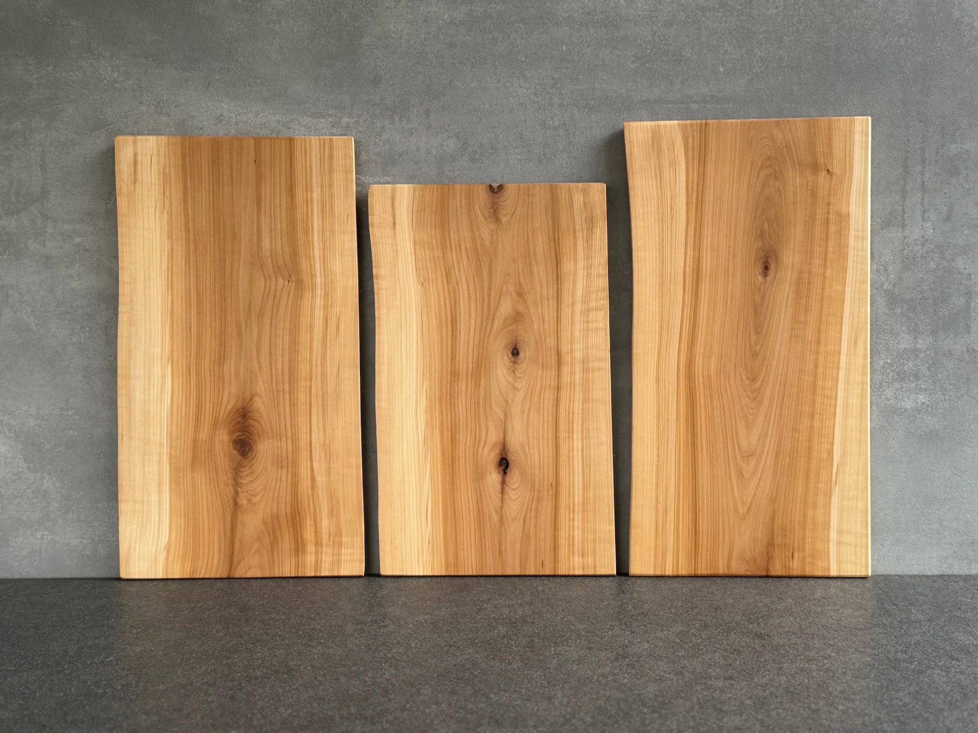 Rückseite Bretter aus Vogelbeere.