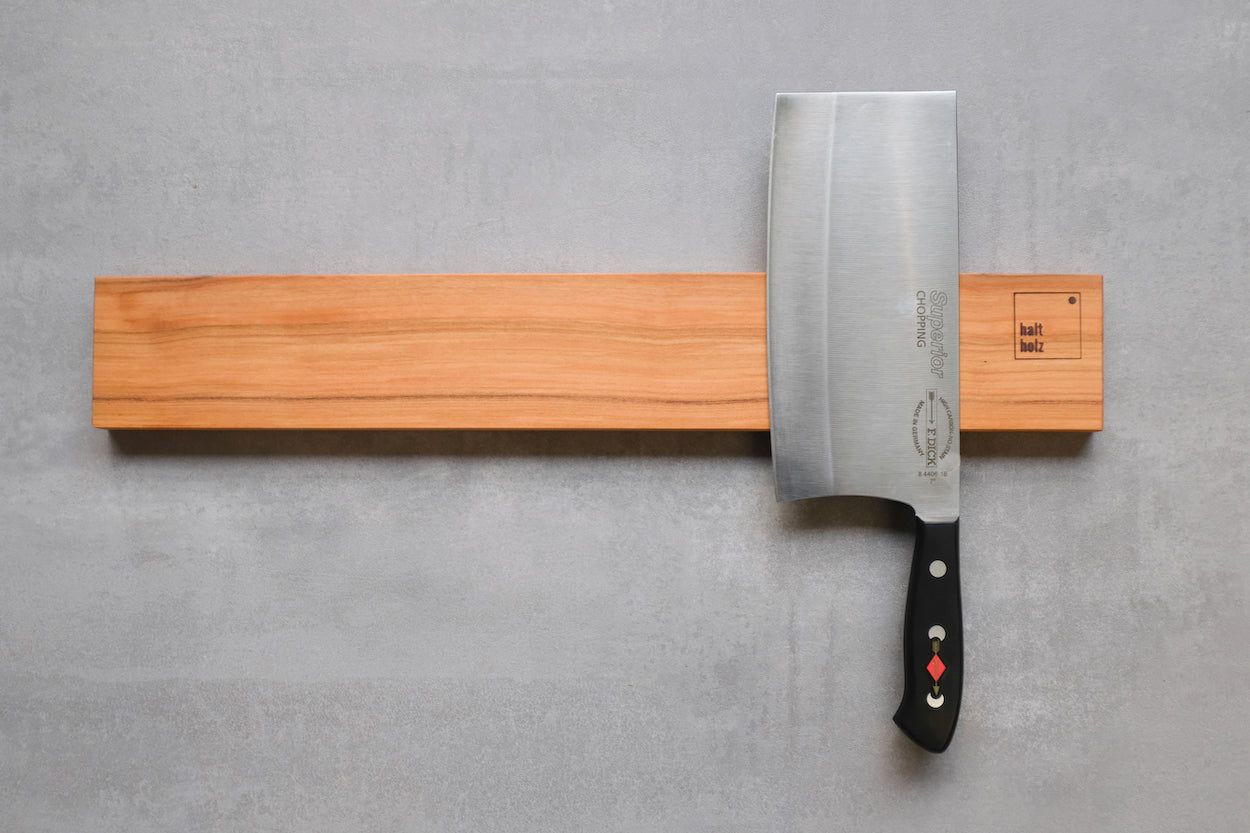 DICK Chopping Messer an magnetischem Wandmesserhalter aus Kirsche