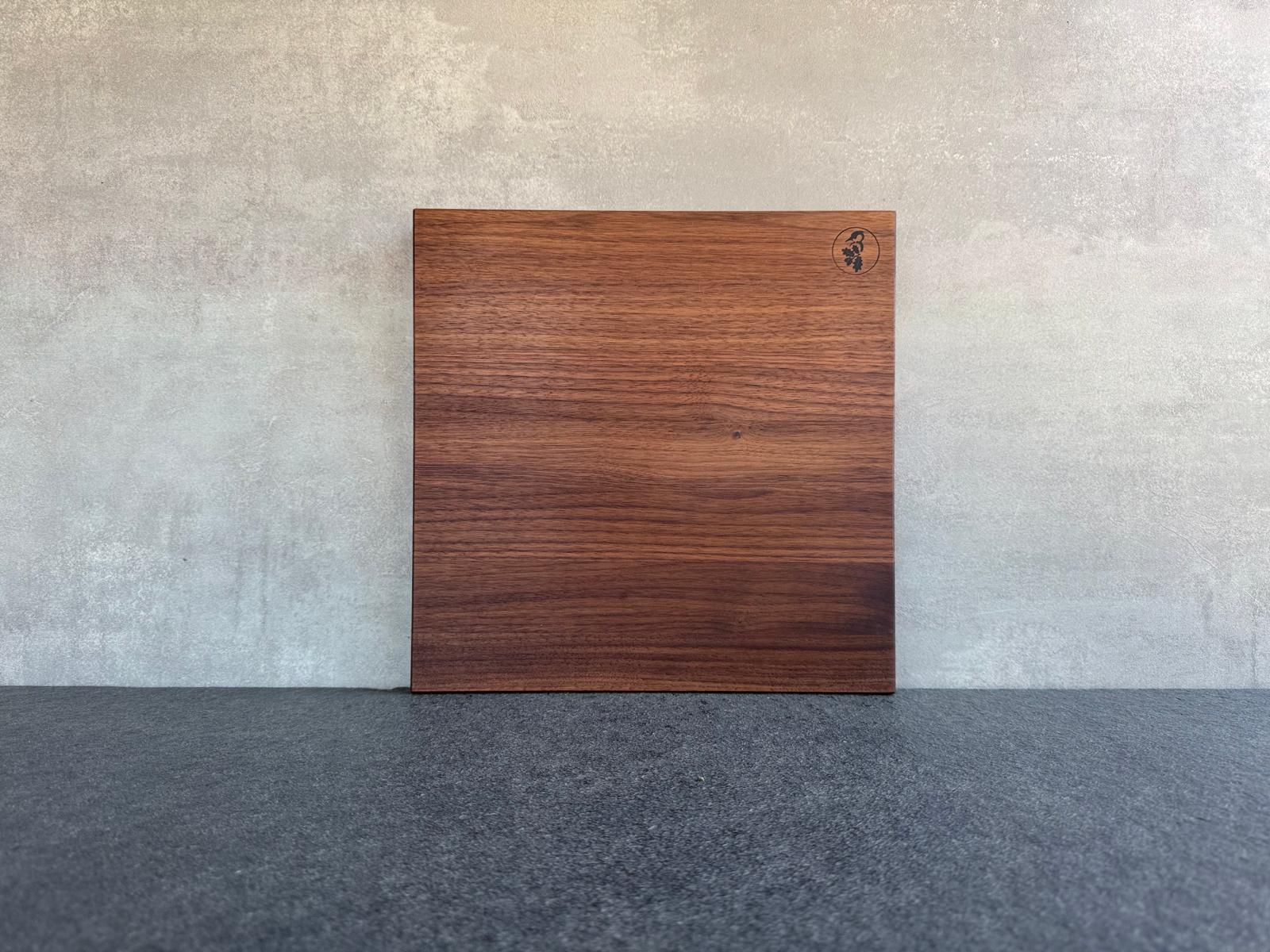 Holzbrett mit gerader Kante - Nussbaum 2,6 cm dick - drei Größen - Spessartbrett