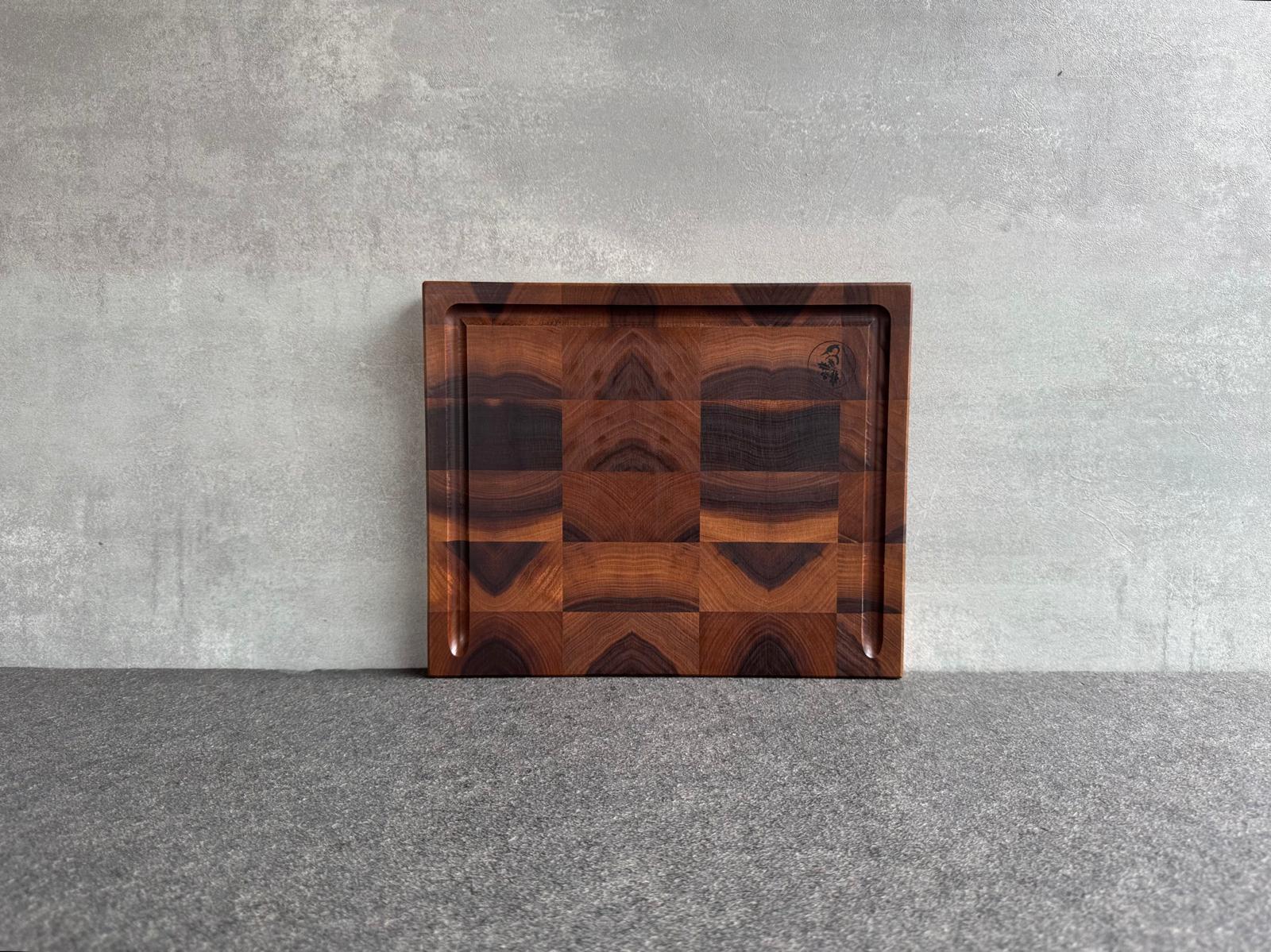 30 cm Nussbaum Hirnholz Schneidebrett mit Saftrille