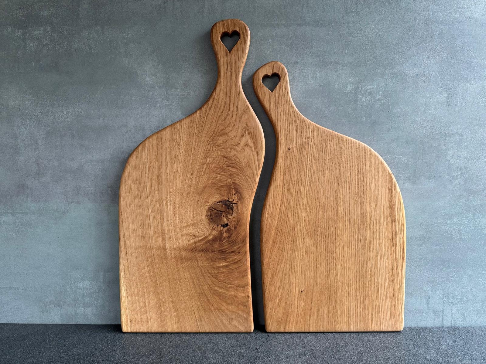 Rückseite von ineinander verschlungenen Partnerbrettern aus Eiche.