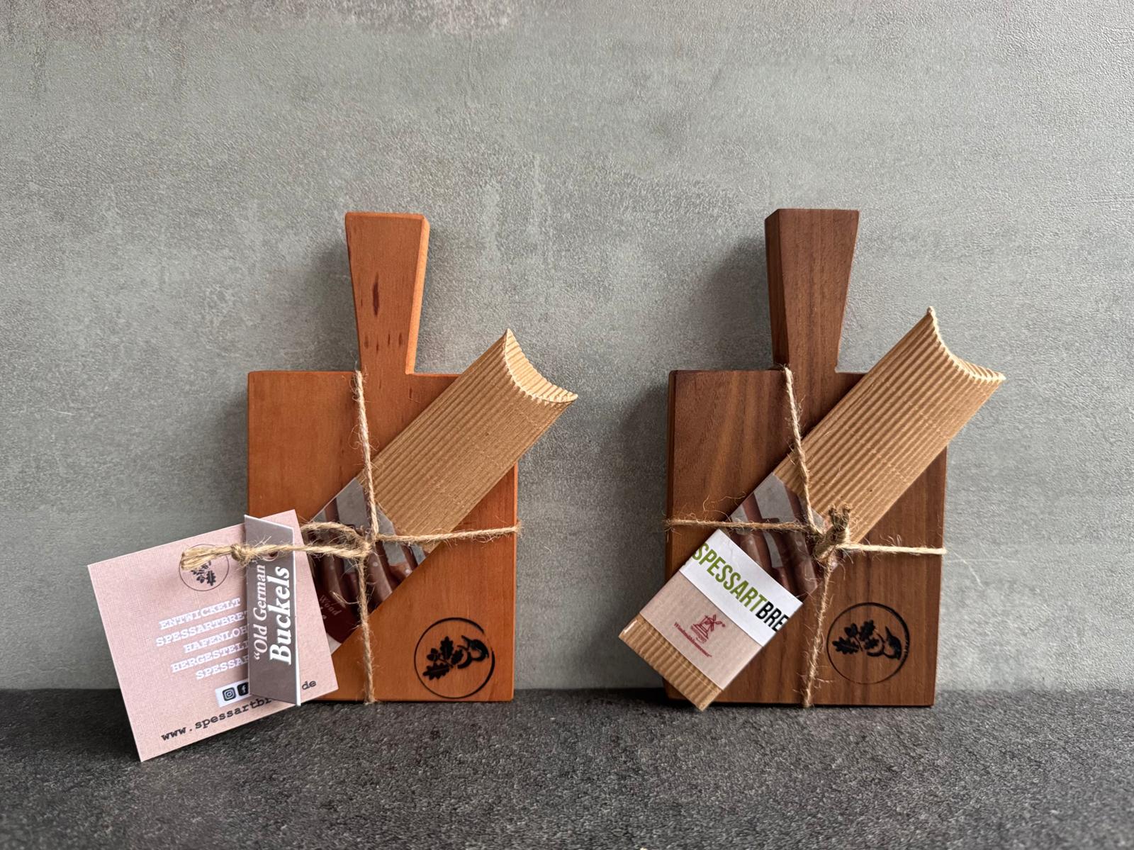 Butter Buckels mit Mini Stielbrettchen zum Servieren von Butter