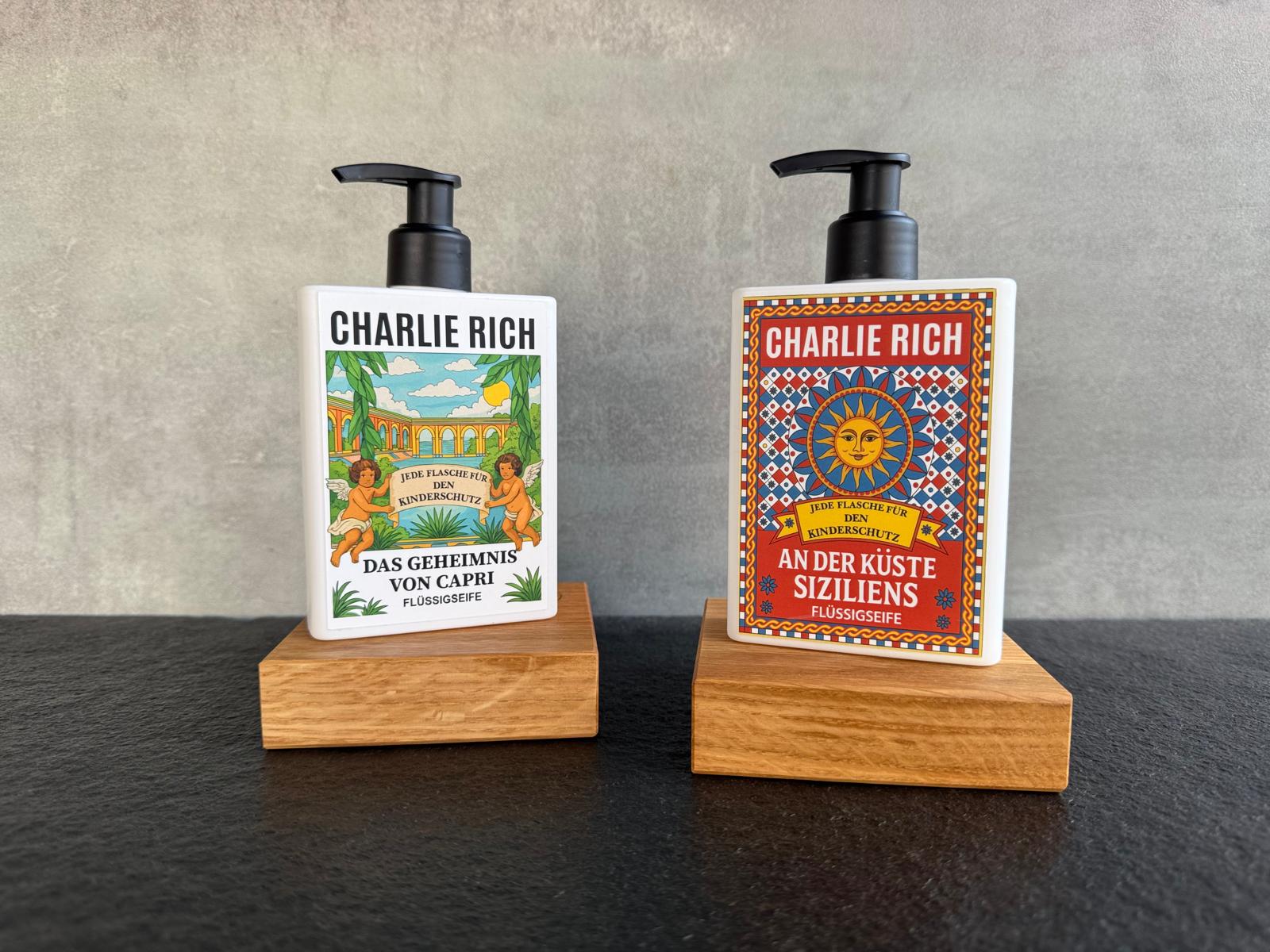 2 verschiedene Handseifen von Charlie Rich mit Holzuntersetzer aus Eiche von Spessartbrett