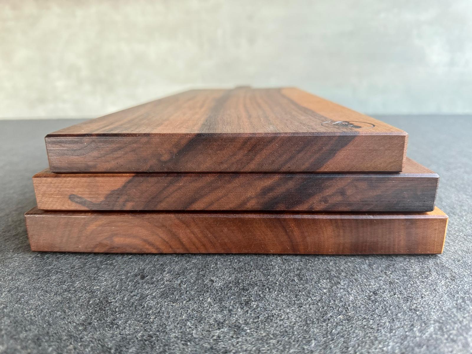 Jahresringe bei einem Servierbrett