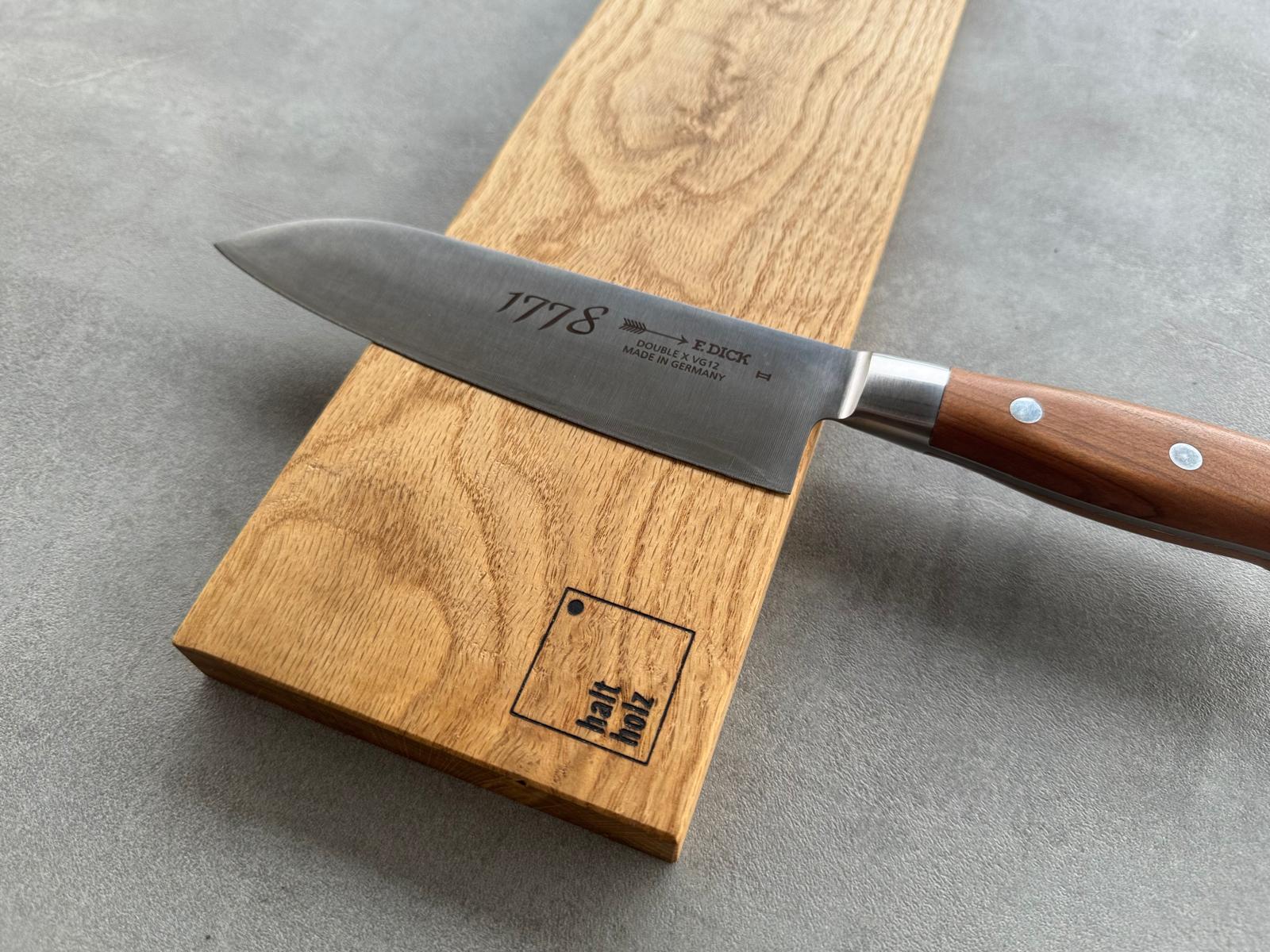 Magnetische Messerleiste aus Spessart-Eiche, handgefertigt im Spessart.