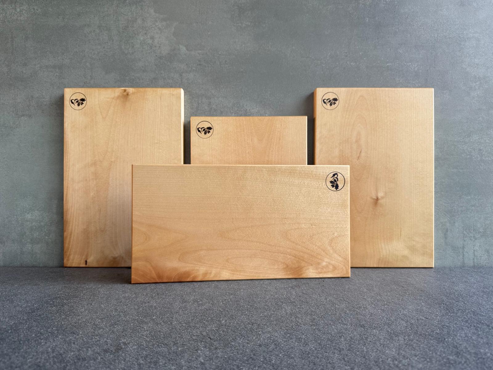 Schneidebrett Set aus Spessart Birke – 4 massive Brotzeitbretter Familien-Set