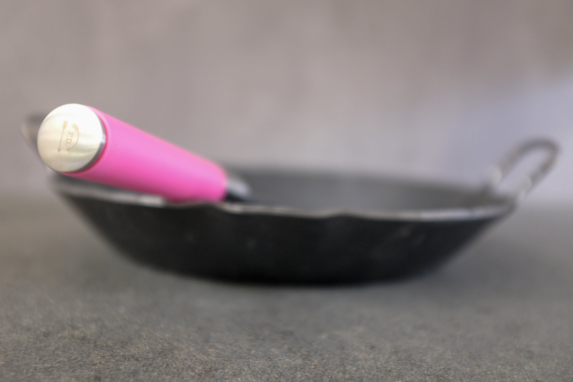 Bratpfanne mit Messergriff in pink